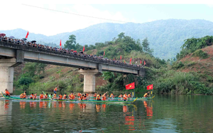 Hấp dẫn giải đua thuyền đuôi én huyện Sìn Hồ năm 2024 - Ảnh 6.