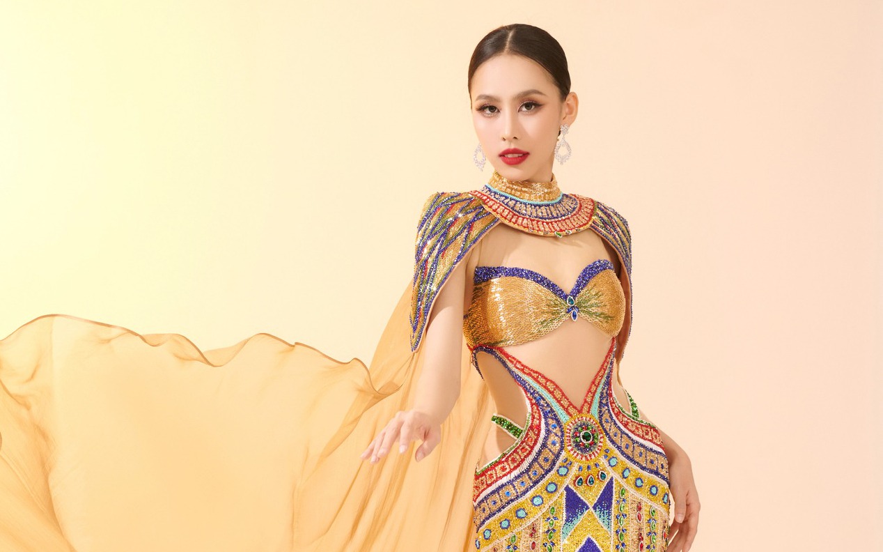 Chung kết Miss Intercontinental 2023: Ngọc Hằng mặc váy dạ hội quyến rũ nặng 20kg