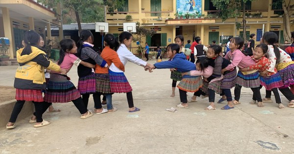 10 năm Đổi mới căn bản, toàn diện giáo dục và đào tạo: Lương nhà giáo chưa được ưu tiên