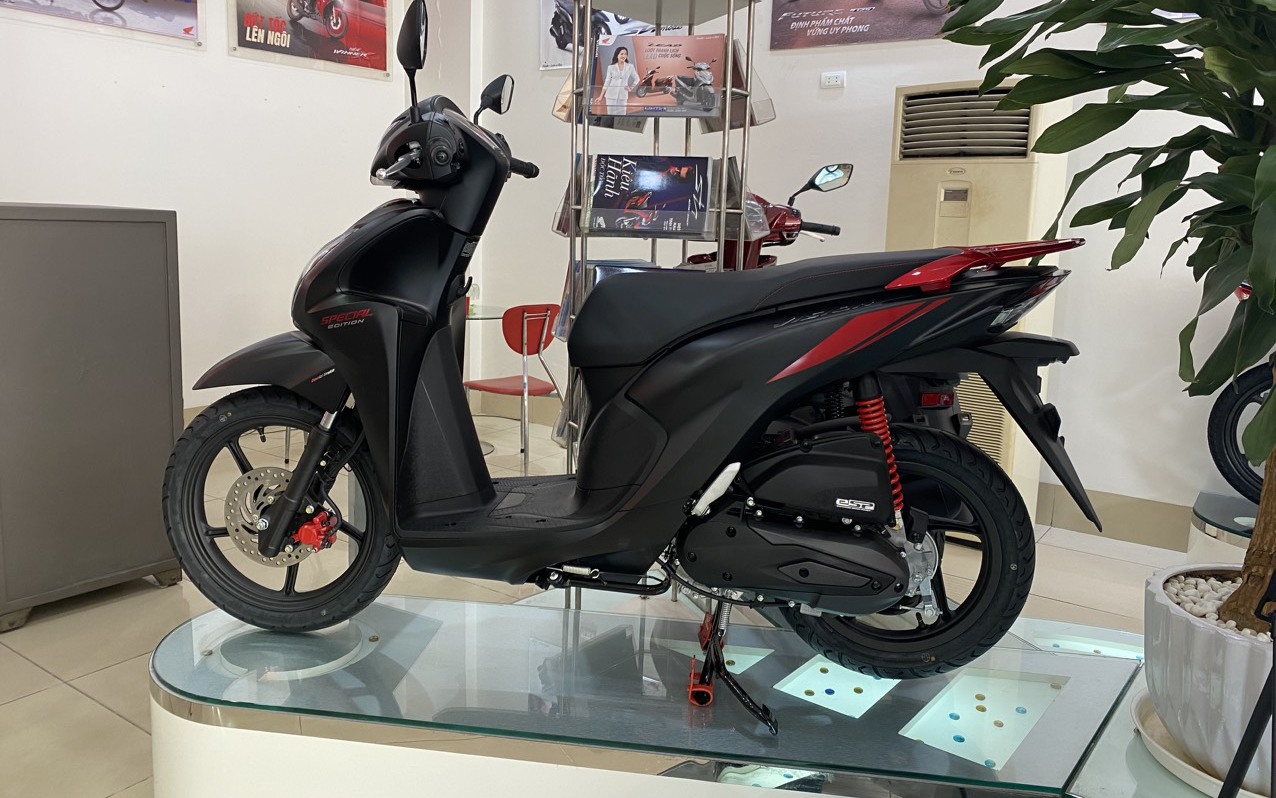 Xe tay ga Honda lại tăng giá tại đại lý: Vision, SH Mode chênh cao nhất