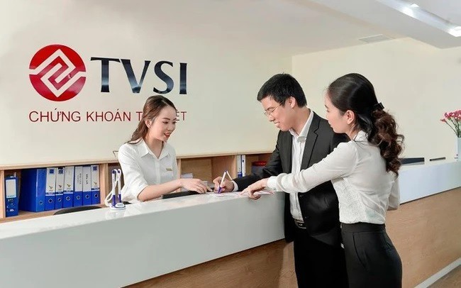 Dòng tiền chảy mạnh vào cổ phiếu bất động sản, VN-Index có phiên tăng điểm tốt nhất từ đầu năm đến nay