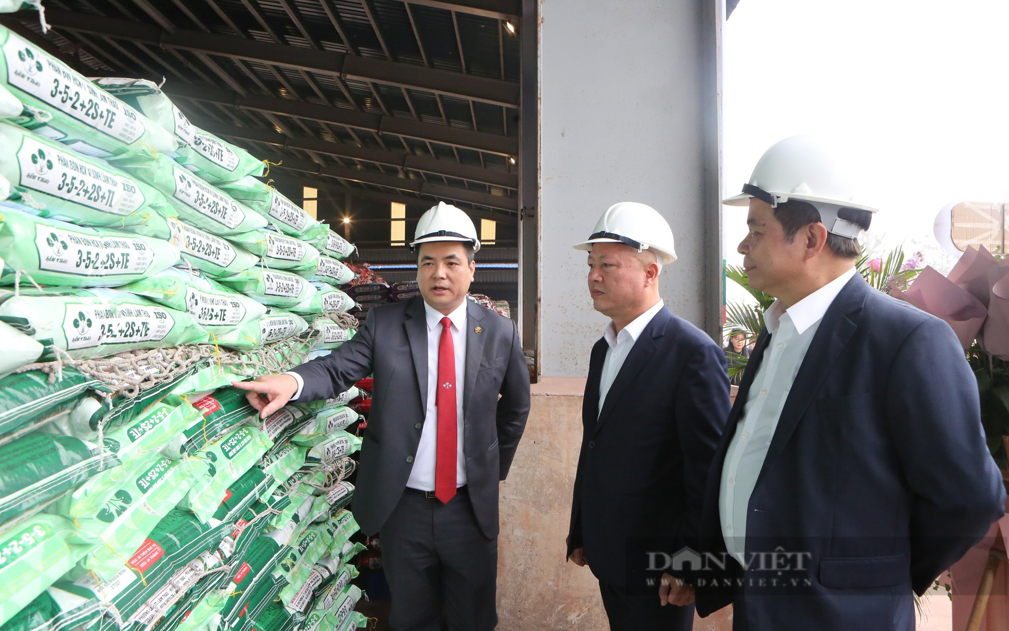 Thị trường phân bón năm 2023: Vì sao nguồn cung dồi dào, giá vẫn cao chót vót?