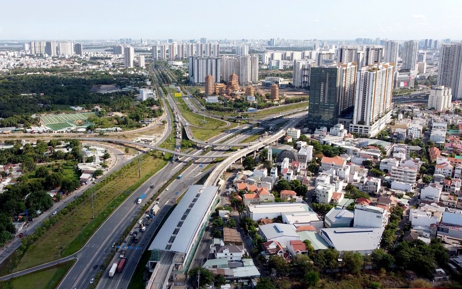 Bất động sản tê liệt nhưng khu Đông TP.HCM vẫn bán hàng tốt vì sao?