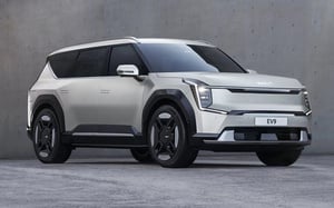 Kia ra mắt SUV điện EV9 có 3 hàng ghế, trang bị ghế xoay 180 độ