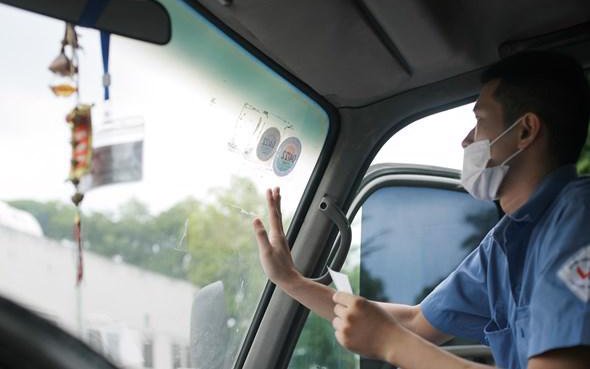 Thông tư giãn thời gian đăng kiểm có hiệu lực: Doanh nghiệp vận tải thở phào, Cục Đăng kiểm thông tin "nóng"