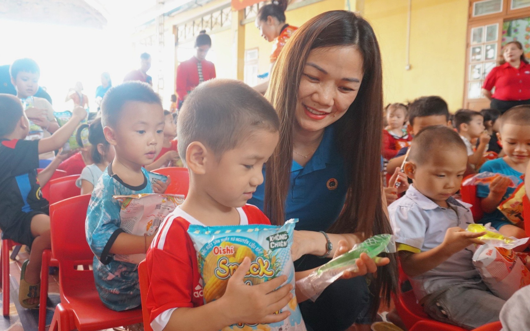 Mang yêu thương về với những đứa trẻ vùng cao Sơn La