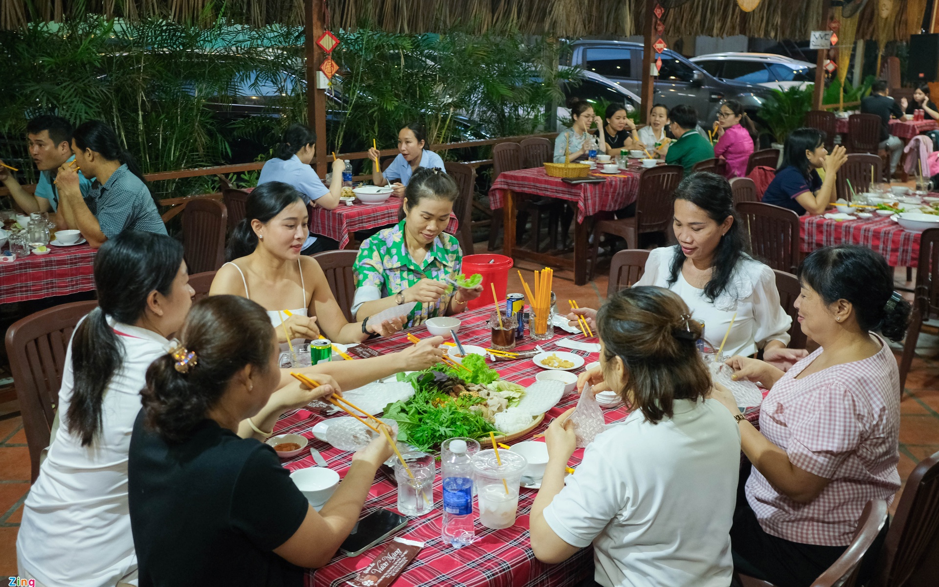   Vượt mấy chục km ăn gỏi gà măng cụt