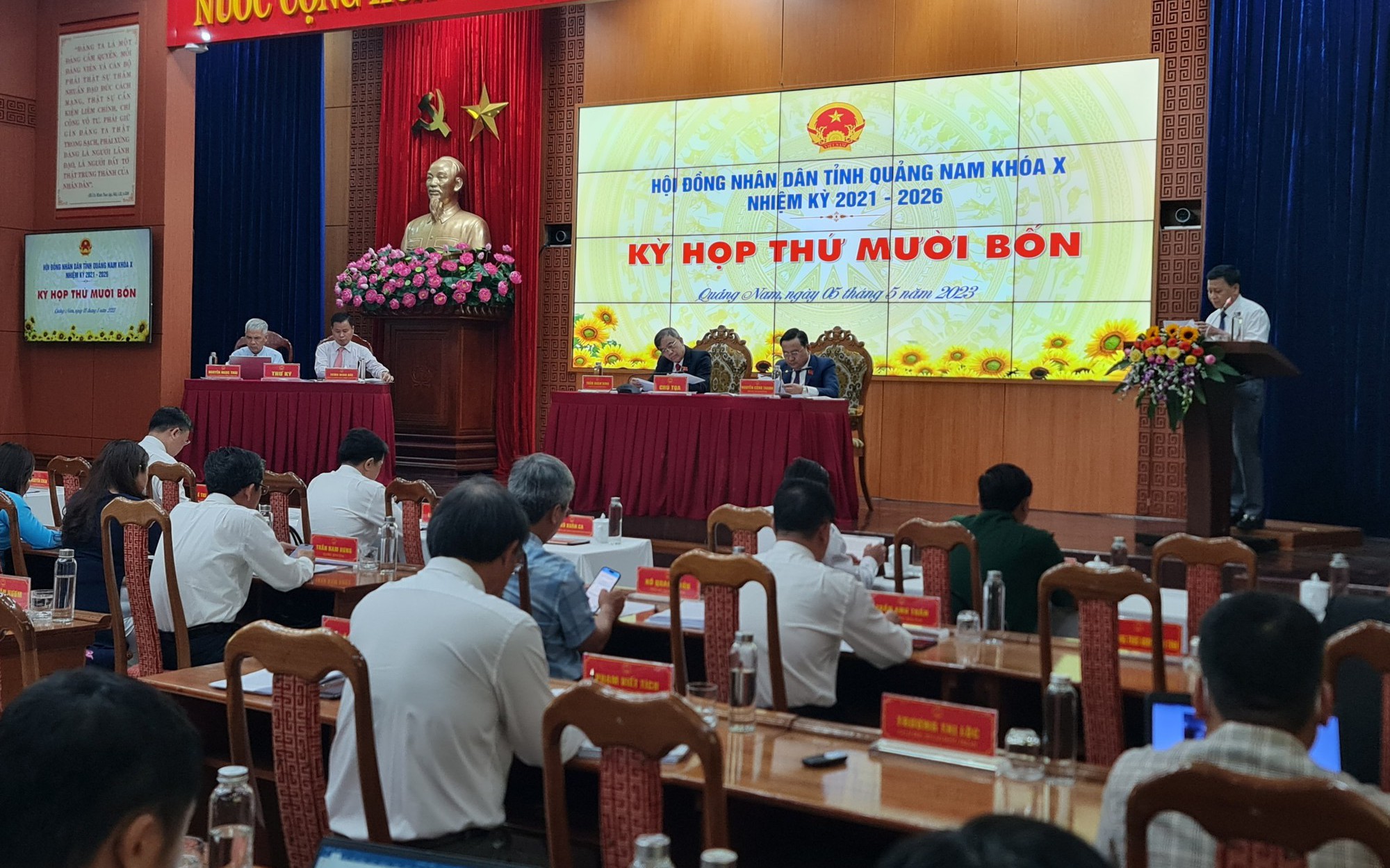 Bí thư Tỉnh ủy, Chủ tịch HĐND tỉnh Quảng Nam bận công tác, kỳ họp thứ 14 do hai Phó chủ tịch chủ trì