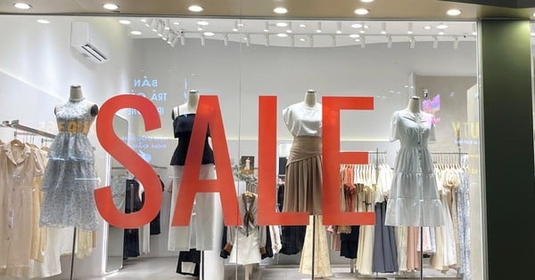 Nốt trầm thời trang Việt: Kẻ đóng cửa, người "cắn răng" cầm cự