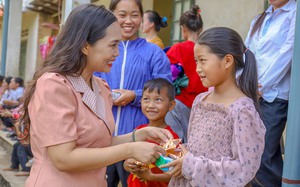 Niềm vui ngày hè của những đứa trẻ vùng cao Lào Cai