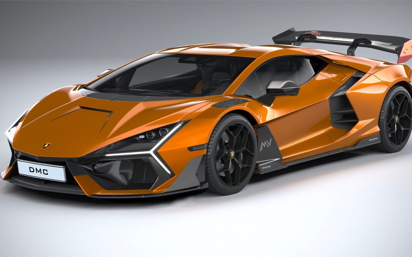Siêu xe Lamborghini Revuelto mạnh mẽ hơn với gói độ của DMC