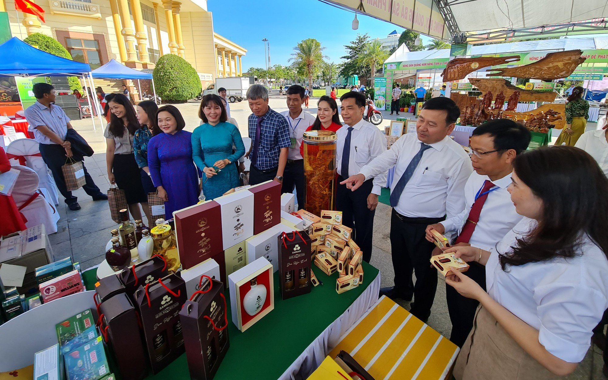 Hội chợ nhà nông ở Quảng Nam, 3 ngày bán sản phẩm, nông dân thu 3 tỷ đồng