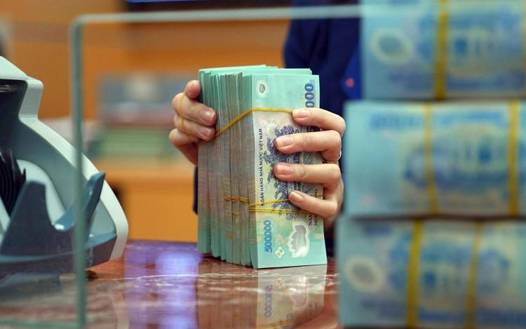 NHNN chào thầu nhưng "ế", lãi suất vay mượn giữa các ngân hàng thấp nhất 2 năm