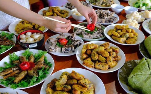 Buffet chay đắt khách ngày Vu lan - Ảnh 4.