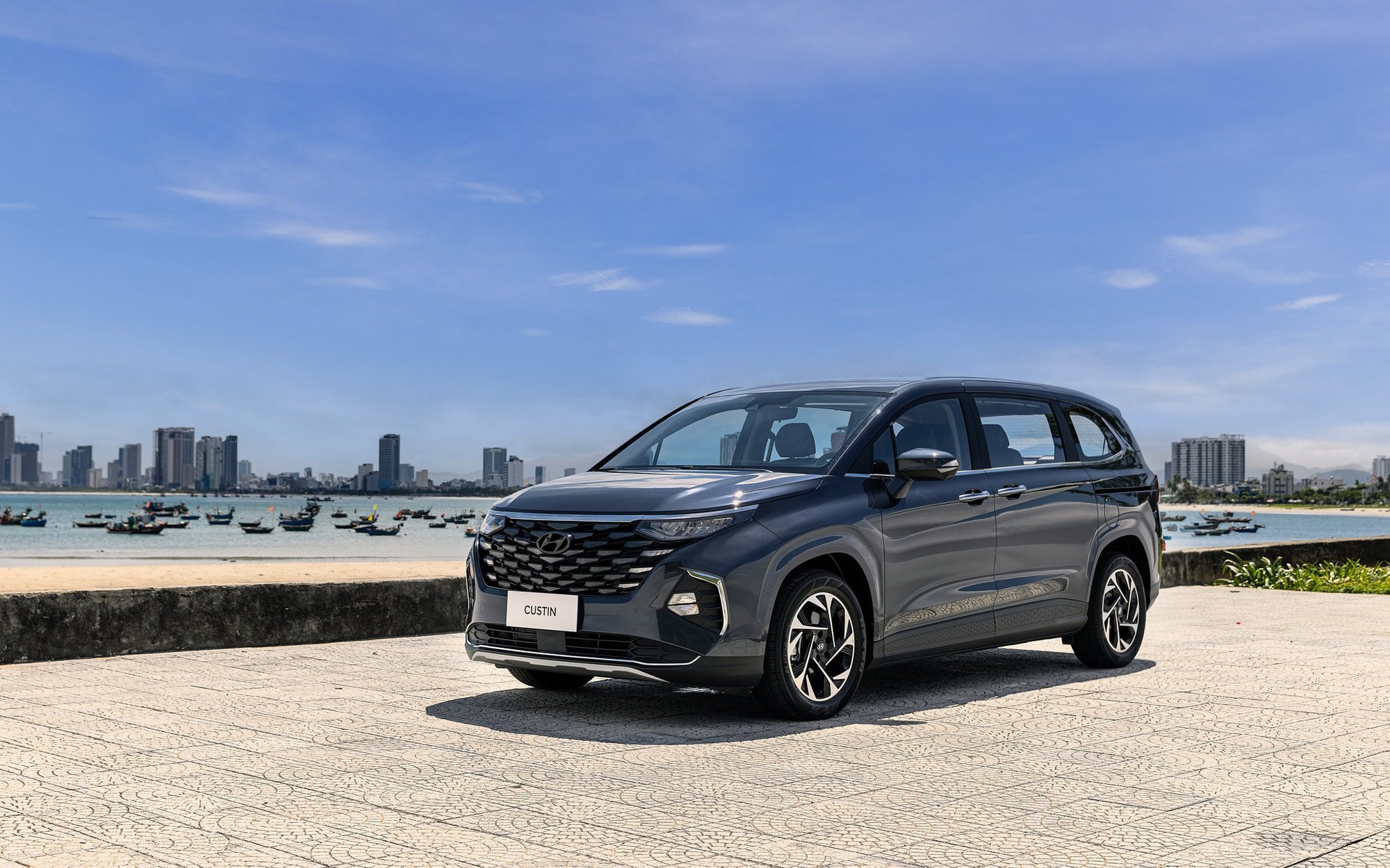 Hyundai Custin 2023 ra mắt, giá &quot;bóp nghẹt&quot; Toyota Innova trước ngày về Việt Nam