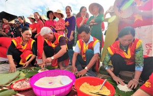 Nơi này ở Hải Dương dân gói thứ bánh "quốc hồn quốc túy" tại lễ hội đền Gốm tưởng nhớ danh tướng nhà Trần