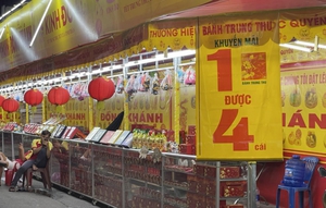 Thực hư bánh trung thu giảm 50%, “mua 1 tặng 4”