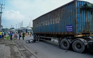 Trên đường đi làm, một công nhân bị container cán chết thảm ở quốc lộ 51