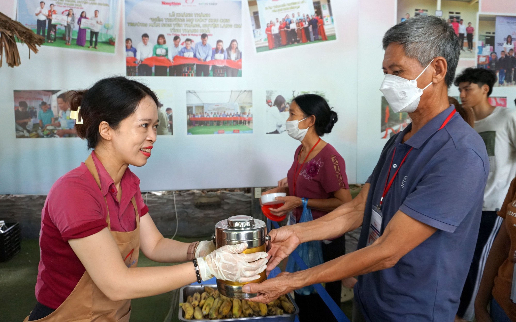 Hạnh phúc trao tay ngày thứ Bảy
