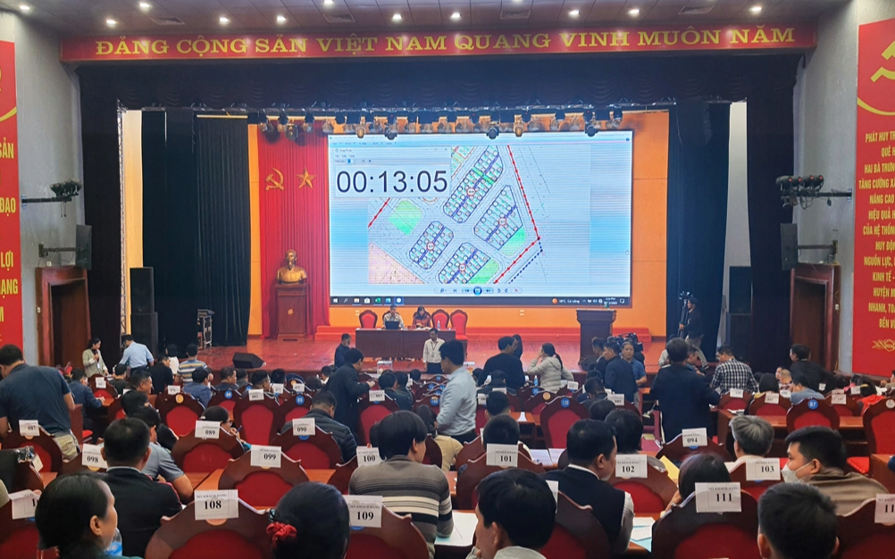 Vụ đấu giá đất hơn 4 tỷ đồng/m2 ở Mê Linh: Trả giá nhầm vì căng thẳng có được lấy lại cọc?