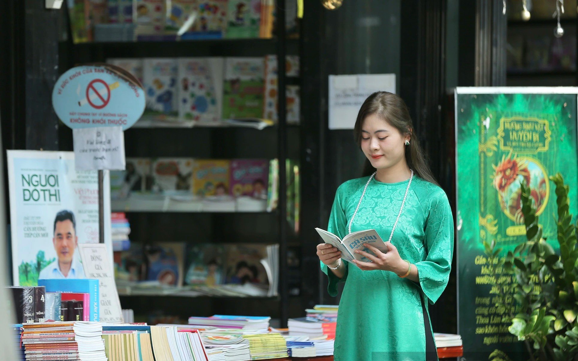 Cà phê bệt, đường sách... những địa chỉ người Sài Gòn dạo chơi ngày đầu năm 2024