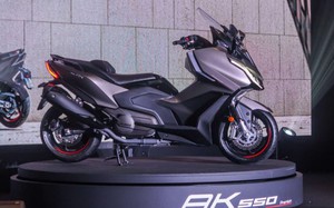 Kymco AK550 Premium 2024 sở hữu hàng loạt các trang bị hiện đại