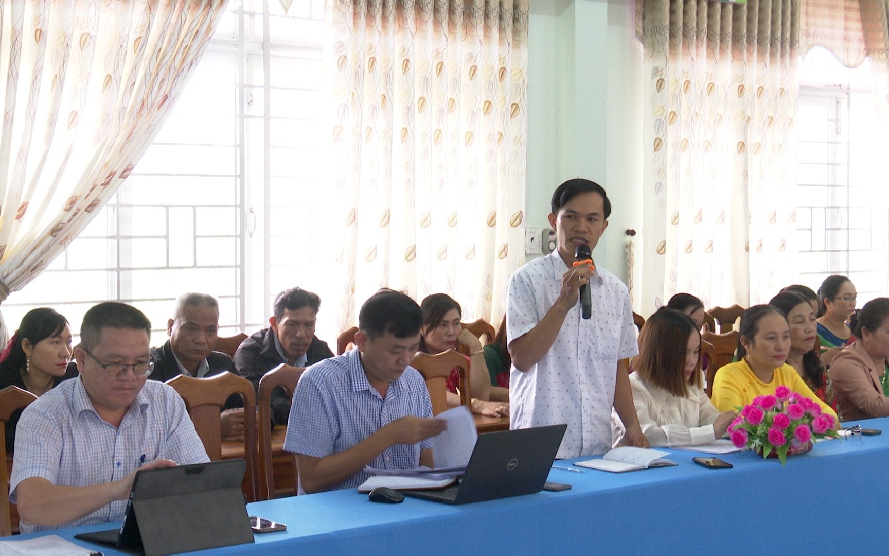 UBND tỉnh Quảng Nam phê bình các chủ đầu tư, địa phương có tỷ lệ giải ngân thấp - Ảnh 5.