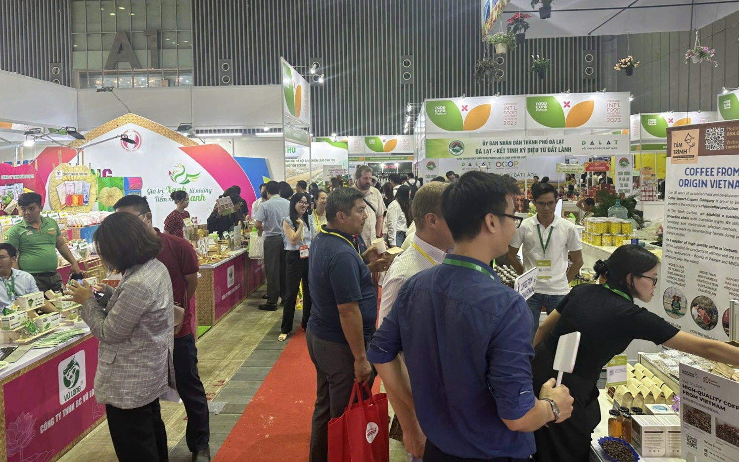 359 sản phẩm đạt Thương hiệu quốc gia Việt Nam 2024: Đổi mới sáng tạo, tăng trưởng xanh - Ảnh 3.