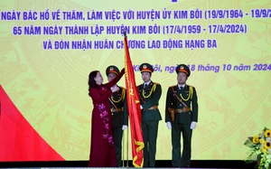 Phó Chủ tịch Quốc hội Trần Quang Phương dự lễ Kỷ niệm 60 năm ngày thành lập huyện Yên Thủy - Ảnh 6.