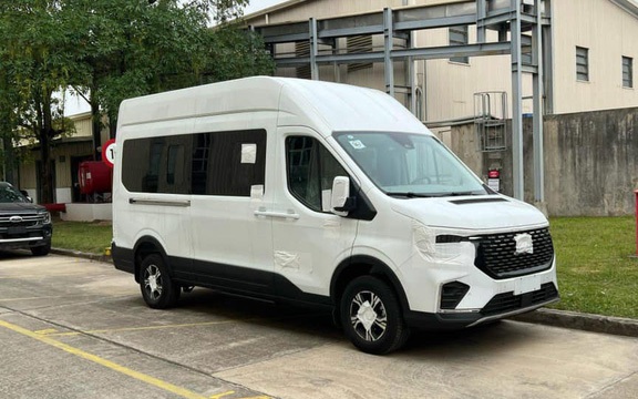 Ford Transit 2024 lộ diện tại Việt Nam, có điểm gì đáng chú ý?