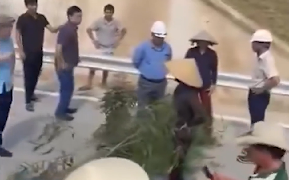 Người dân đồng ý mức đền bù, không mang cây chặn xe trước giờ thông 30km cao tốc Diễn Châu - Bãi Vọt