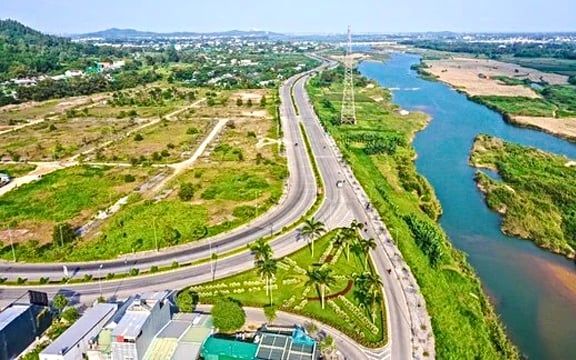 Quảng Ngãi: Nguồn thu đấu giá sử dụng đất năm 2024 lao dốc, nhiều công trình đứng bánh
