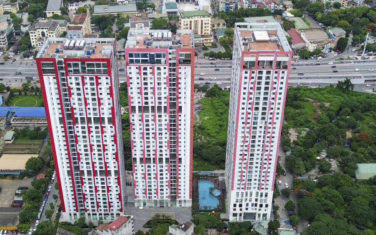 Chung cư cao cấp vẫn chiếm lĩnh thị trường, nguồn cung dự kiến còn tăng mạnh? - Ảnh 4.