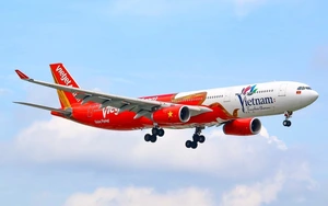 Vietjet ủng hộ đồng bào tại các vùng bị thiệt hại do bão lũ - Ảnh 4.