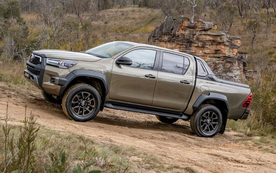 Toyota Hilux được đại lý giảm giá dù chưa ra mắt