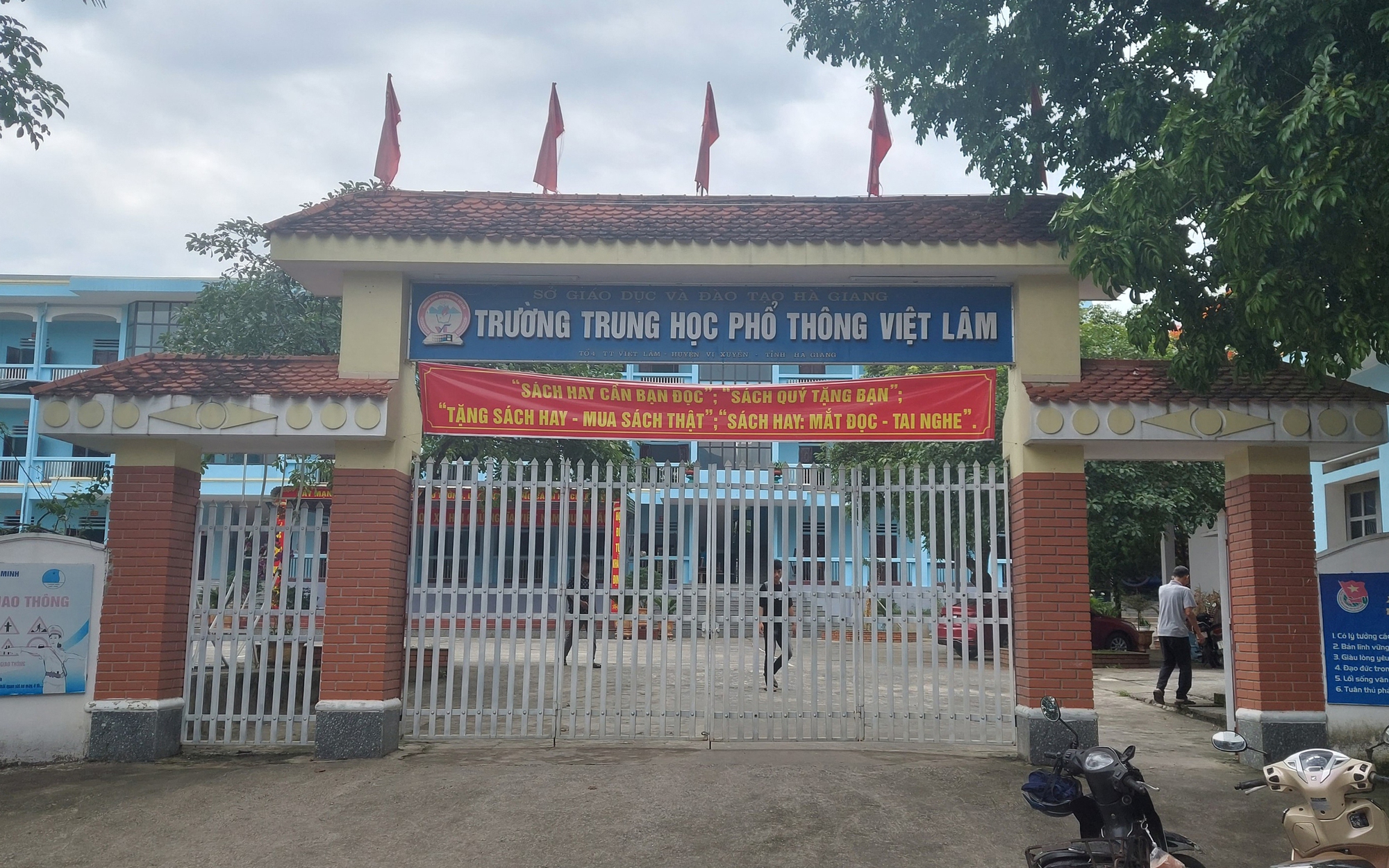 Hà Giang: Hội phụ huynh vận động đóng tiền 
