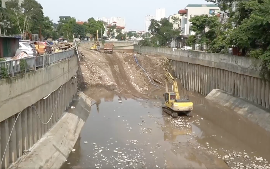 Nỗ lực thi công dự án cứng hóa đường giao thông từ các bản Sín Chải A, B đến trung tâm xã Pa Vệ Sủ - Ảnh 5.
