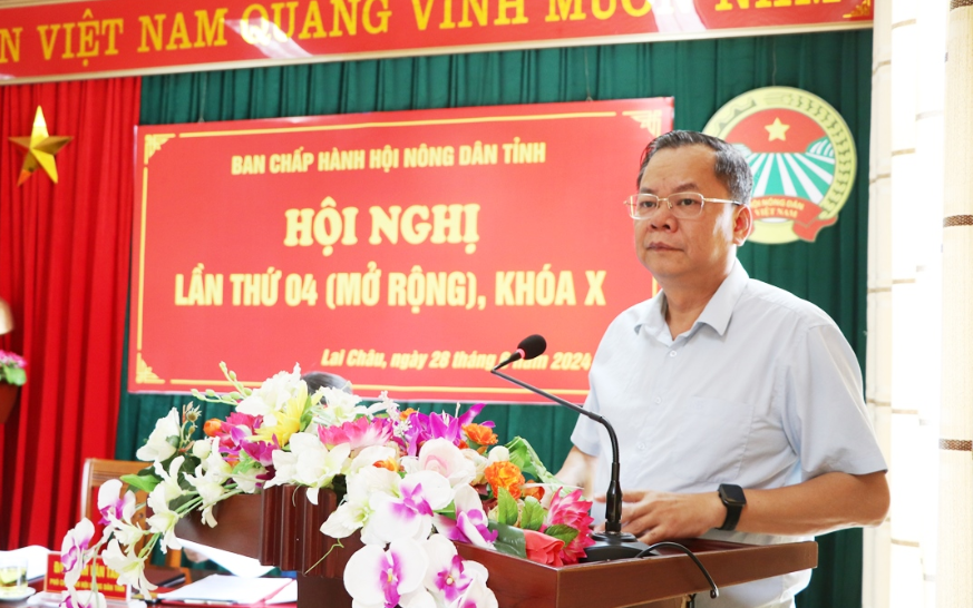 Tặng chăn ấm, vở viết và nhiều phần quà cho học sinh, hội viên nông dân ở Lai Châu - Ảnh 5.