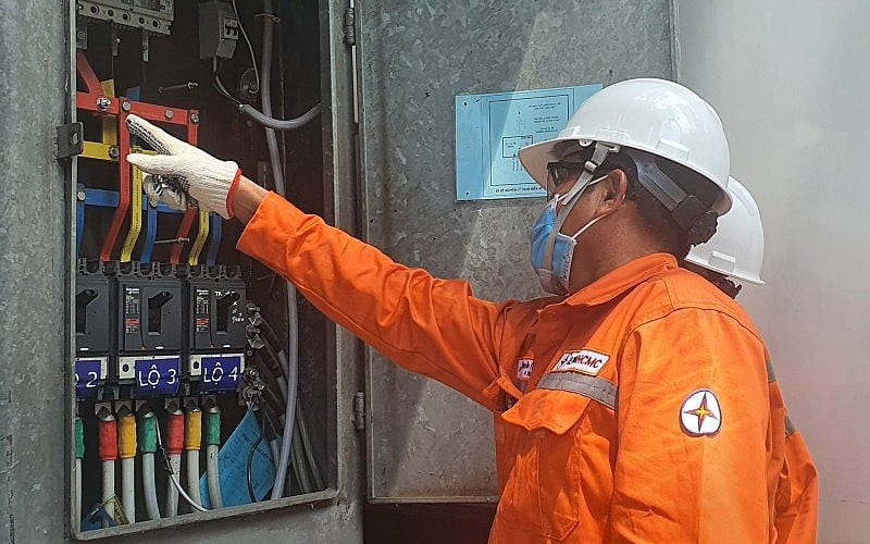 EVNHCMC đảm bảo cấp điện an toàn, liên tục cho kỳ thi tuyển sinh 10 và thi tốt nghiệp THPT năm 2024 