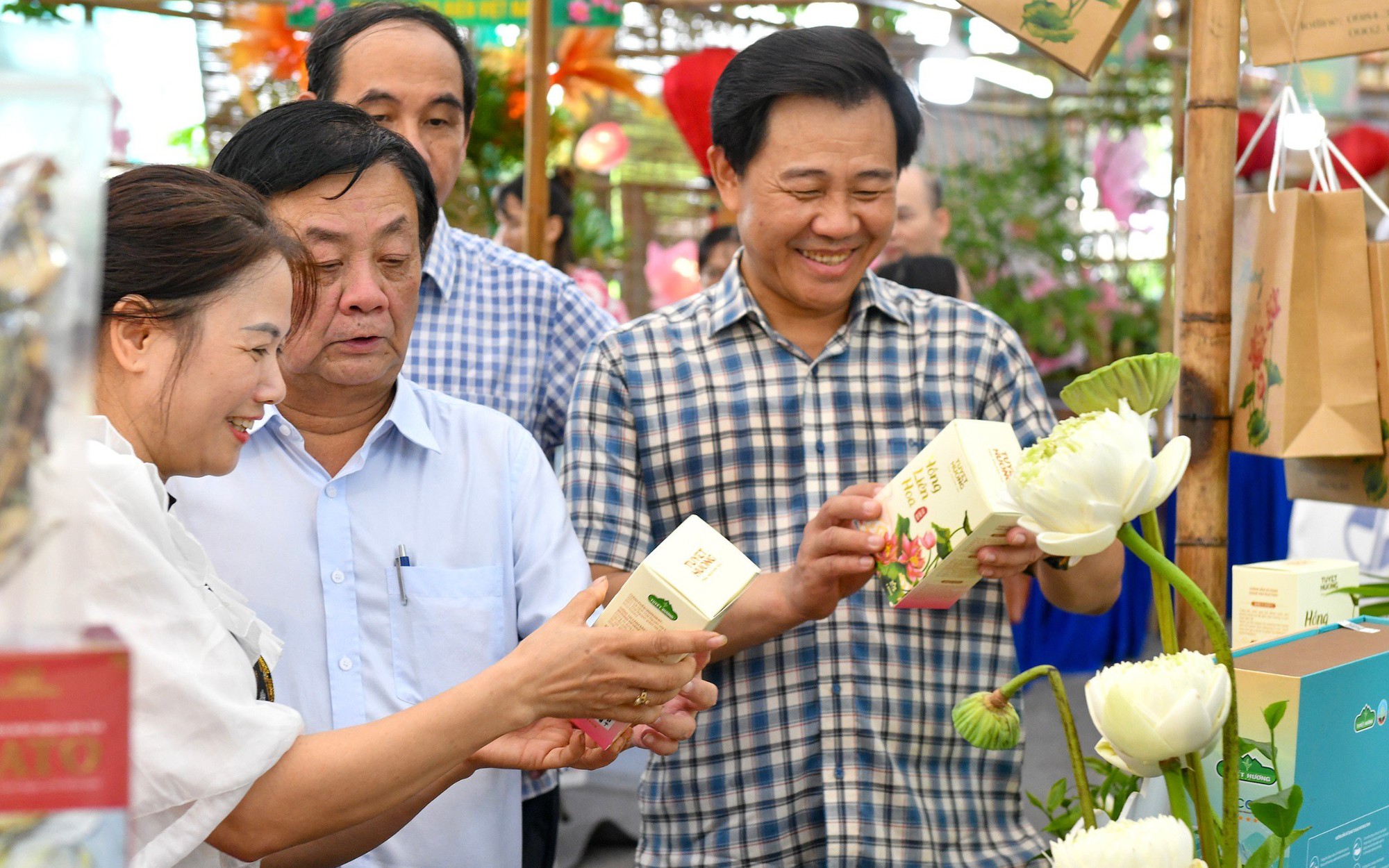 Bộ trưởng Lê Minh Hoan: Mỗi sản phẩm OCOP hướng tới “kích hoạt” sự năng động, “hồi sinh sức sống” của cộng đồng nông thôn