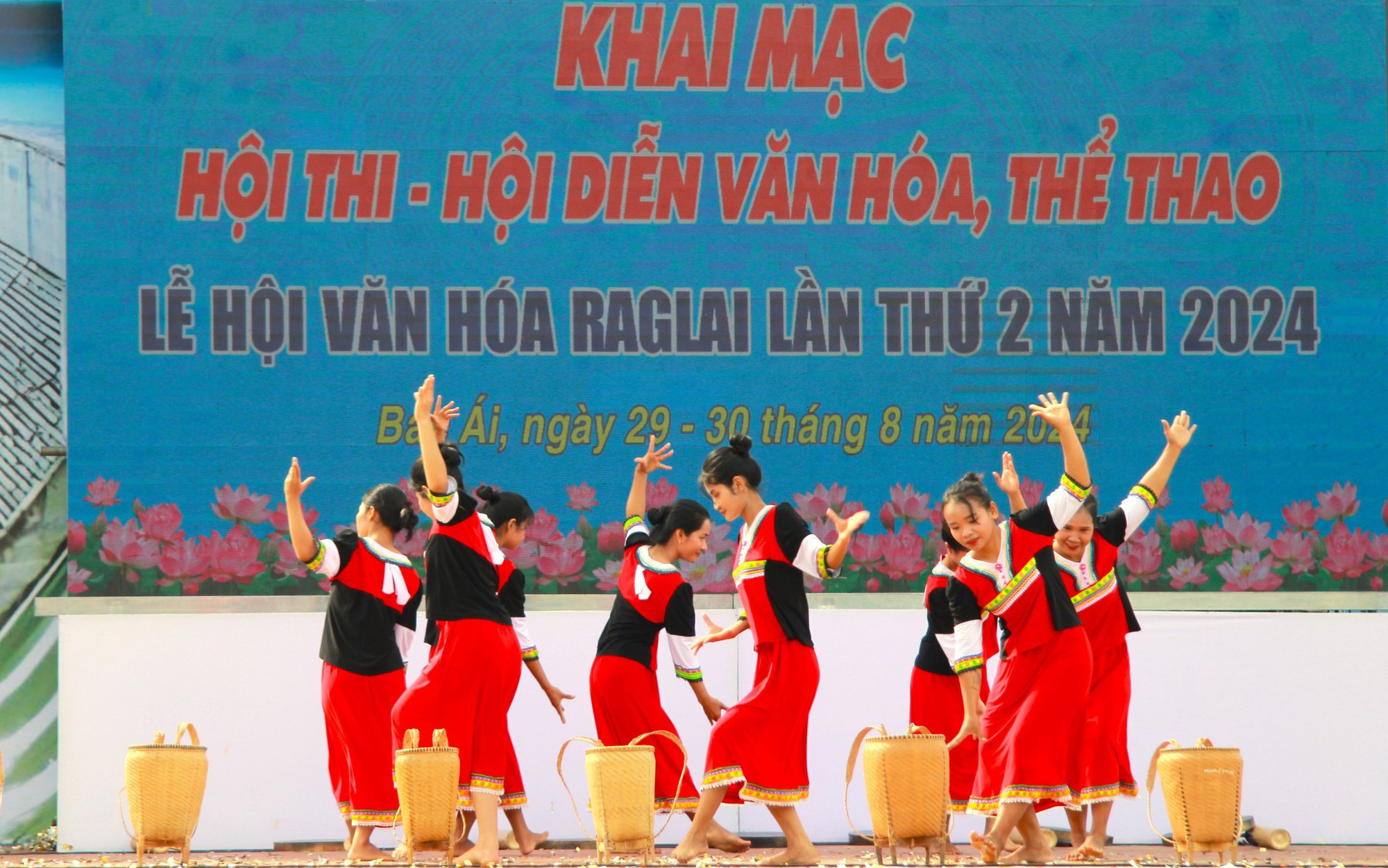 Sôi nổi các hoạt động Tuần Văn hoá - Du lịch Tủa Chùa 2024 - Ảnh 4.
