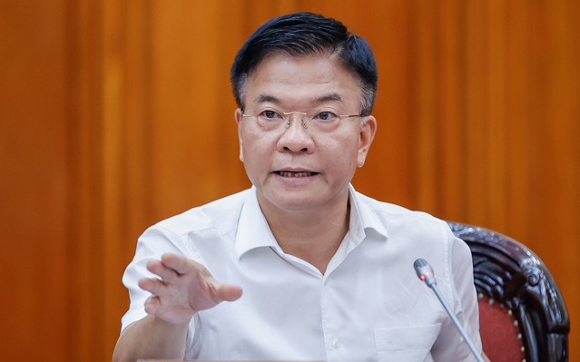 Phó Thủ tướng Chính phủ Lê Thành Long trao tặng xe đạp và học bổng cho học sinh nghèo vượt khó ở Hòa Bình- Ảnh 7.