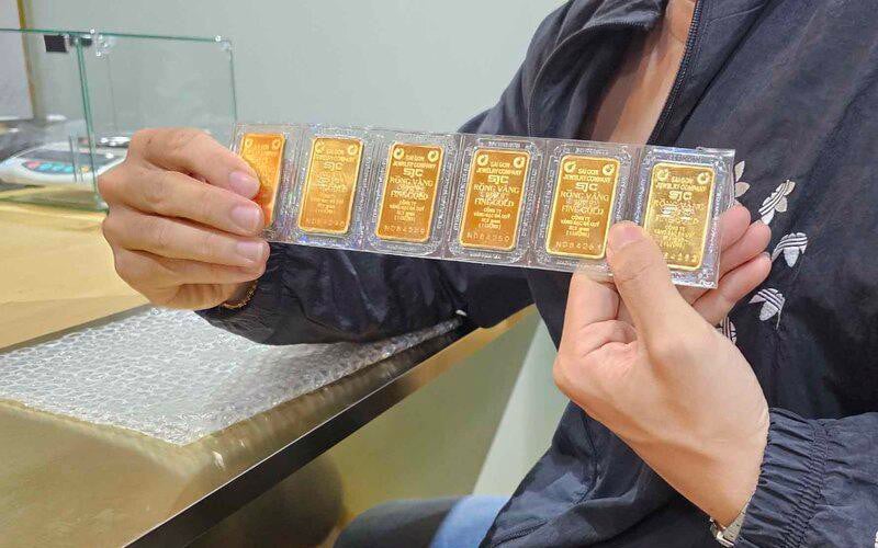 Giá vàng miếng giảm mạnh, vàng thế giới đảo chiều - Ảnh 3.