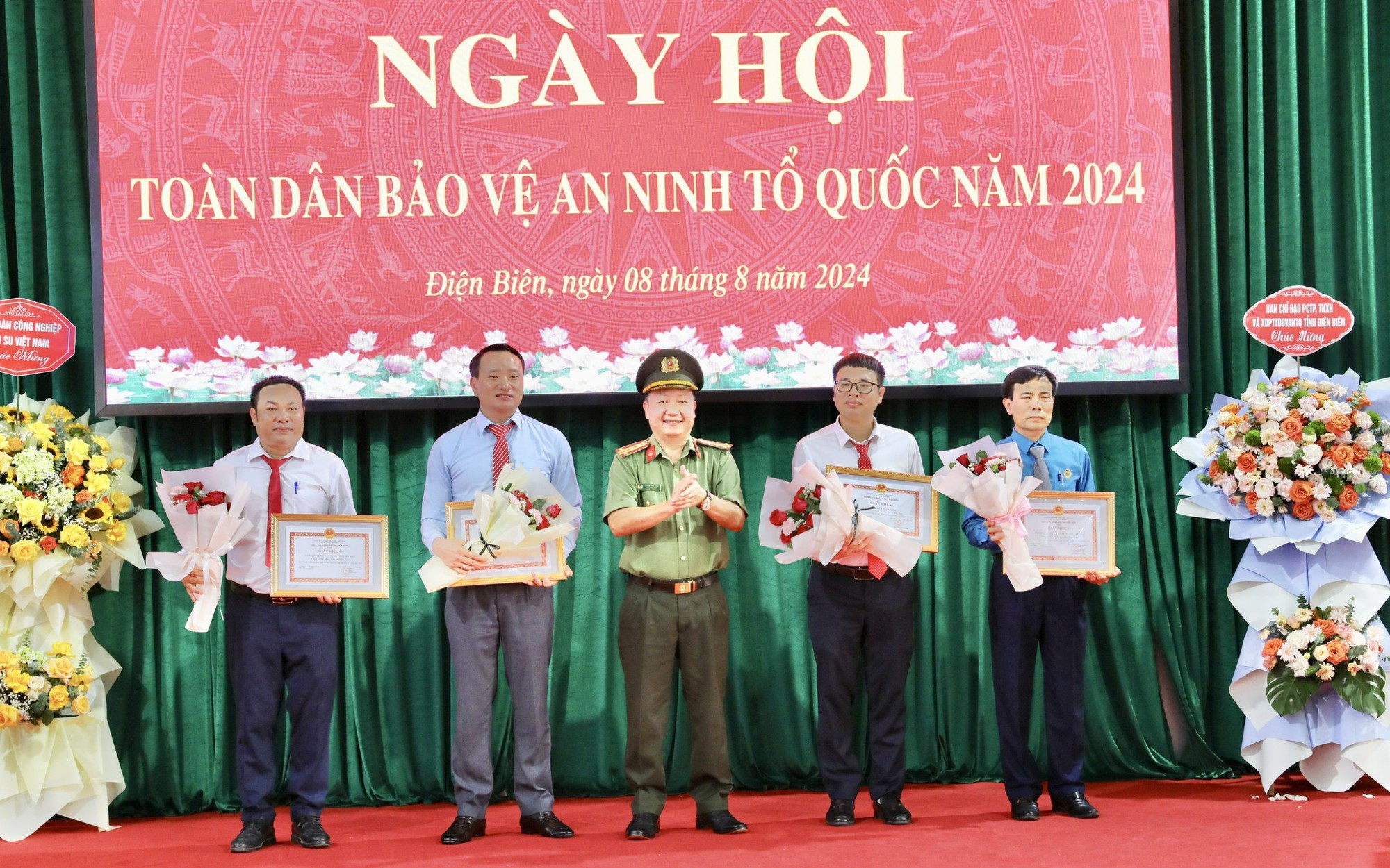 Điện Biên: Tổng kết công tác khuyến học, khuyến tài, xây dựng xã hội học tập nhiệm kỳ 2019 - 2024   - Ảnh 9.