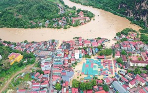 Công an Lai Châu ủng hộ gần 500 triệu đồng cho đồng bào vùng mưa lũ - Ảnh 4.