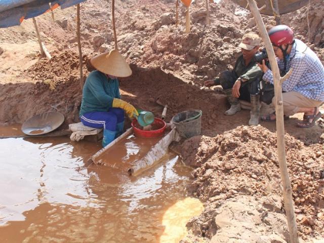 Doanh nghiệp tố “trói” khoáng sản: Vì sao lãnh đạo Quảng Nam lại bất đồng quan điểm?