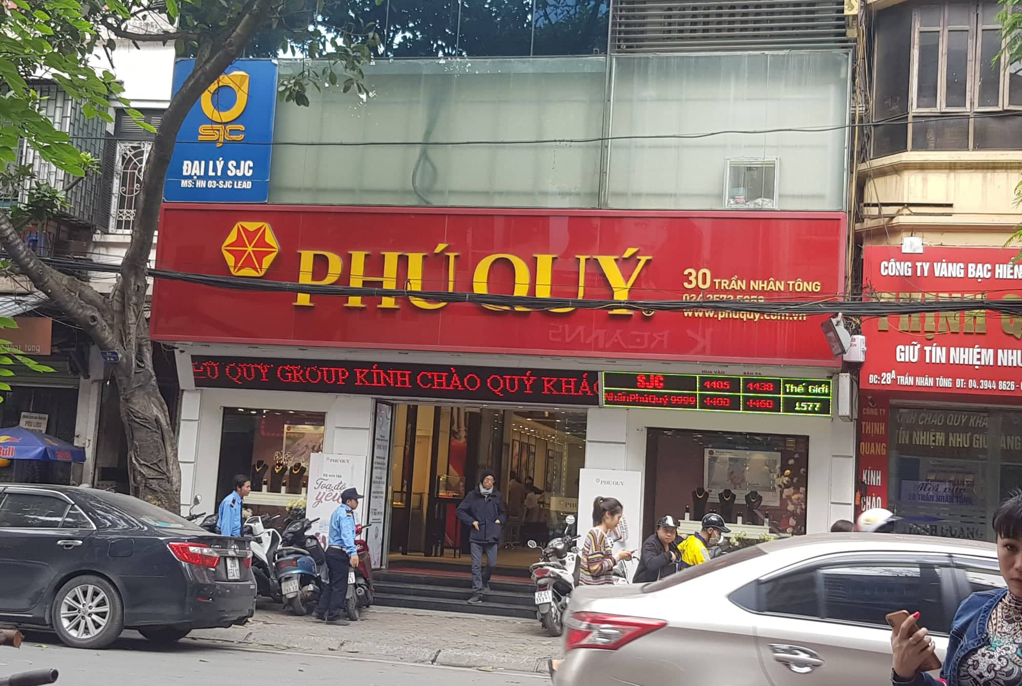 Giá vàng hôm nay 13/1: Chinh phục hay rời xa mốc 44 triệu? - Ảnh 1. Giá vàng hôm nay 13/1: Chinh phục hay rời xa mốc 44 triệu? - Ảnh 1.