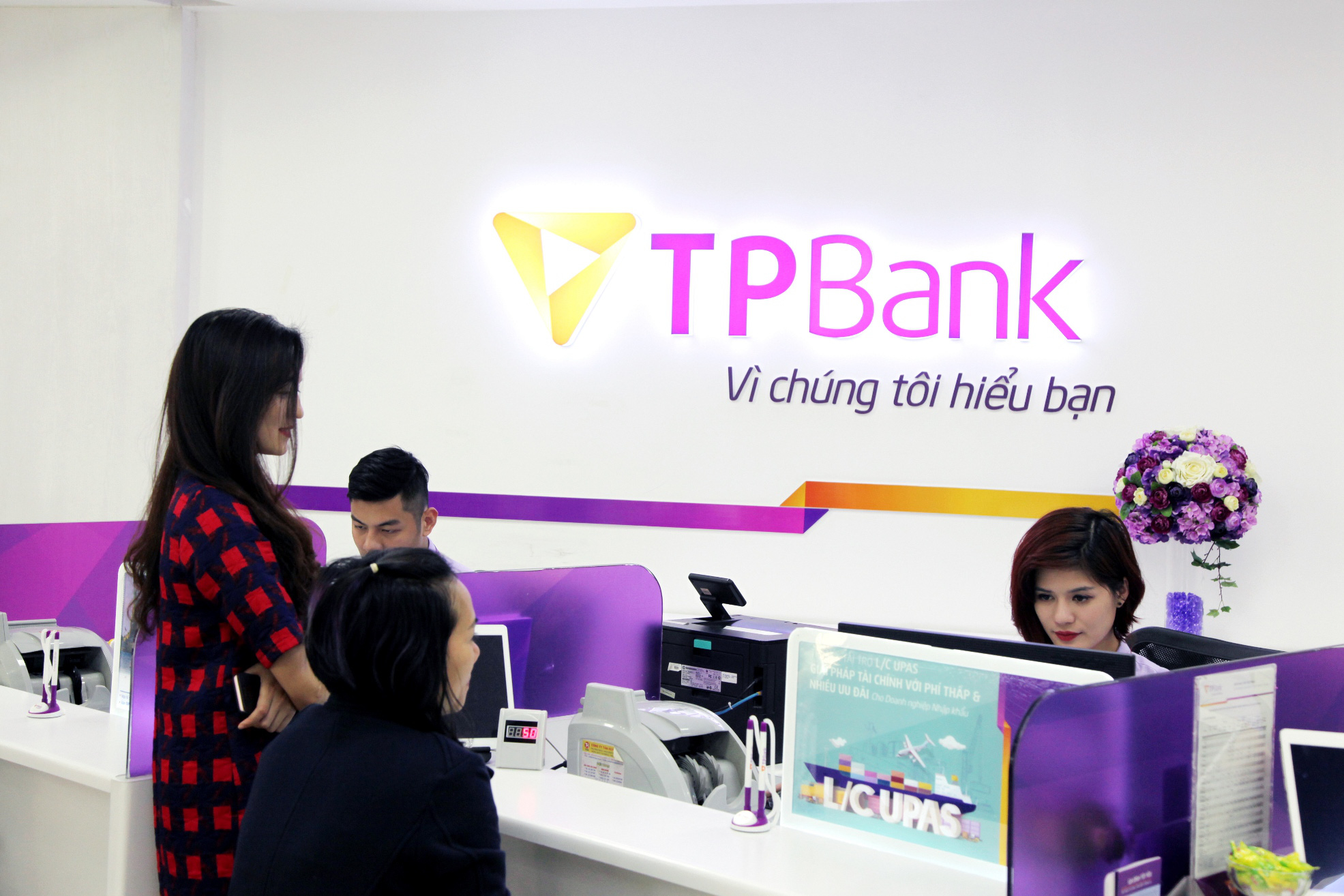 TPBank hoàn thành cả 3 trụ cột Basel II sớm trước thời hạn - Ảnh 3. TPBank hoàn thành cả 3 trụ cột Basel II sớm trước thời hạn - Ảnh 3.