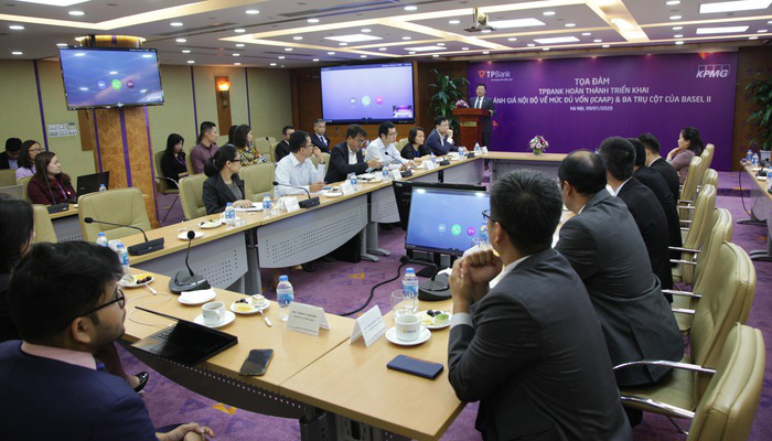 TPBank hoàn thành cả 3 trụ cột Basel II sớm trước thời hạn - Ảnh 1. TPBank hoàn thành cả 3 trụ cột Basel II sớm trước thời hạn - Ảnh 1.