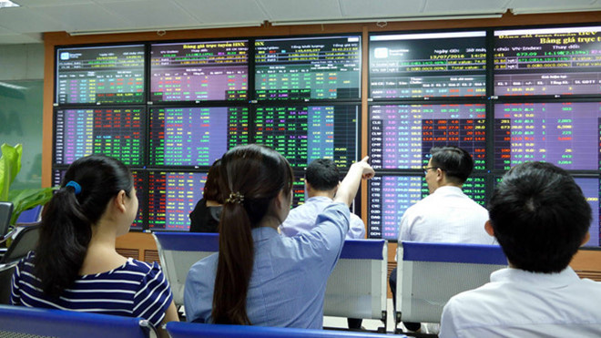 VN-Index đạt 1.160 điểm trong năm 2020, bán lẻ "tỏa sáng" - Ảnh 1. VN-Index đạt 1.160 điểm trong năm 2020, bán lẻ "tỏa sáng" - Ảnh 1.